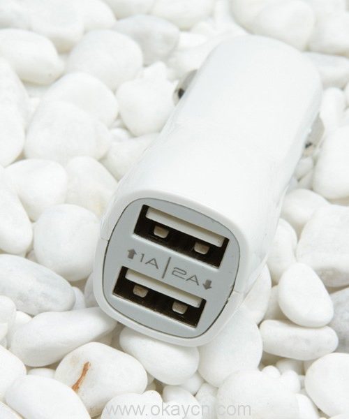 2-port-car-charger-02