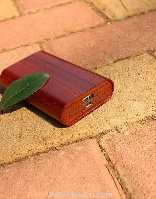 6600mah-wooden-power-bank-01