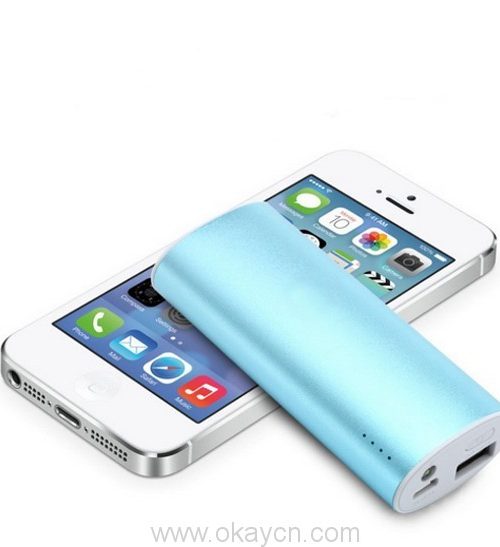 8000-mah-power-bank-02