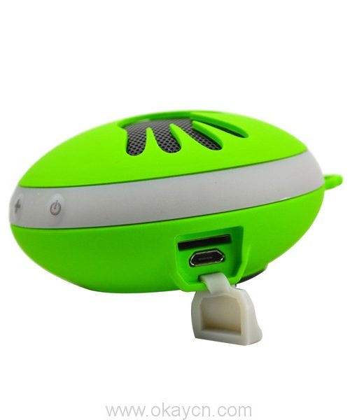 bluetooth-speaker-with-hook-03