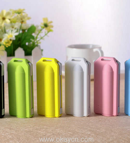 key-ring-with-built-in-cable-power-bank-2000mah-02