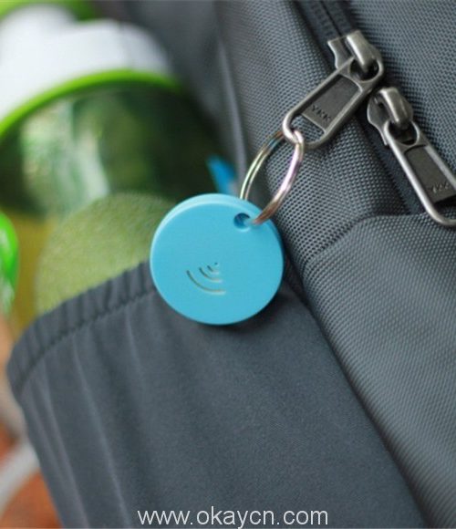 smart-bluetooth-key-finder-with-smile-shape-01
