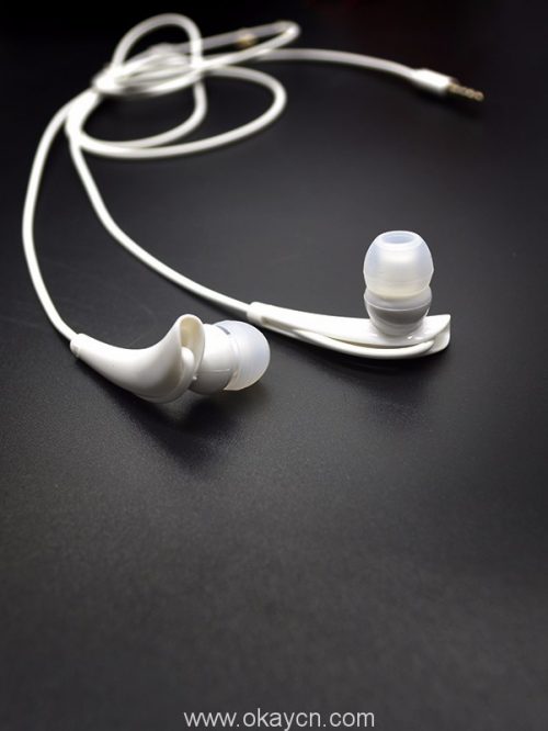 sports-sweat-proof-wired-earphone-01