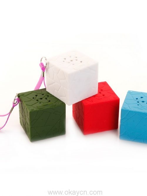 square-mp3-player-digital-bluetooth-speaker-02